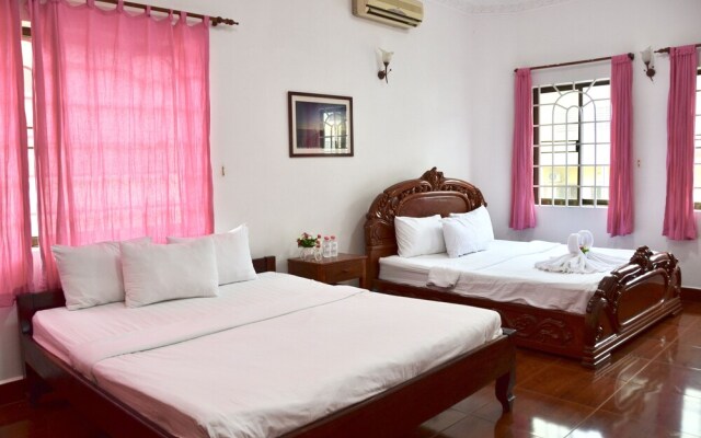 Mad Monkey Phnom Penh - Hostel