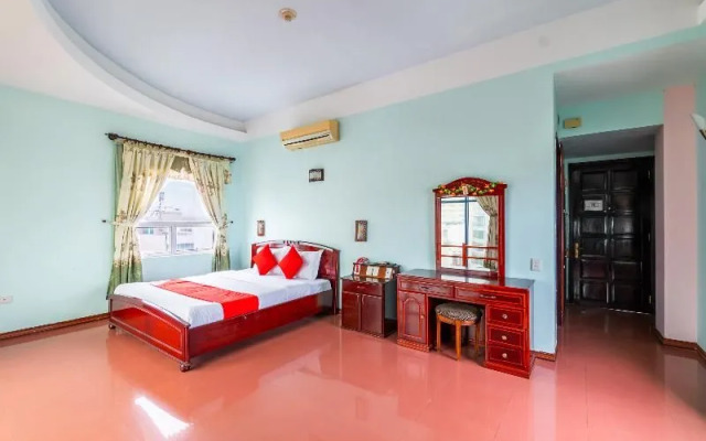 Super Oyo 266 Golden Gate