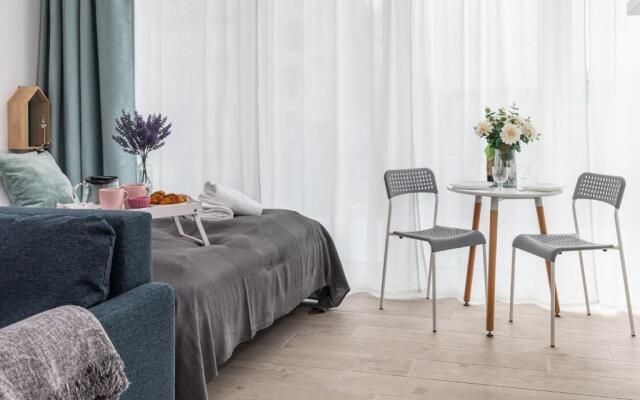 Sunny Apartments by Renters