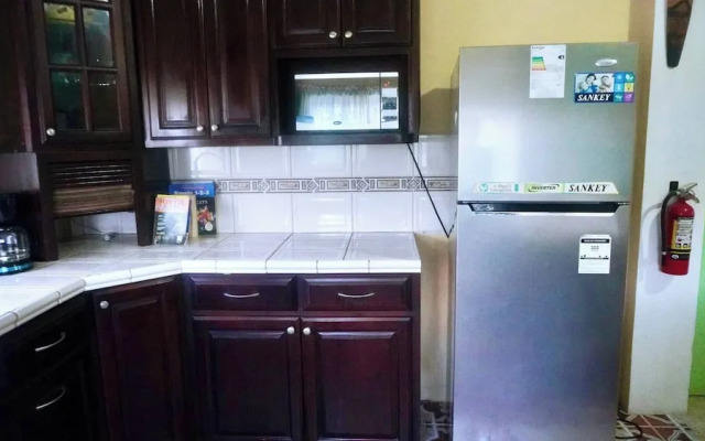 See Belize Waterside Sea View 2-bedroom Apartment w Balcony, Pool & Deck 2nd FL