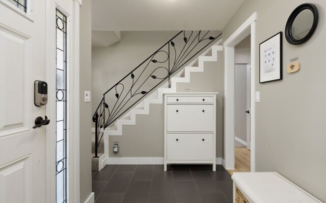 981 Bayview Dr