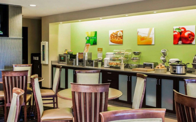 Quality Inn & Suites Peoria North