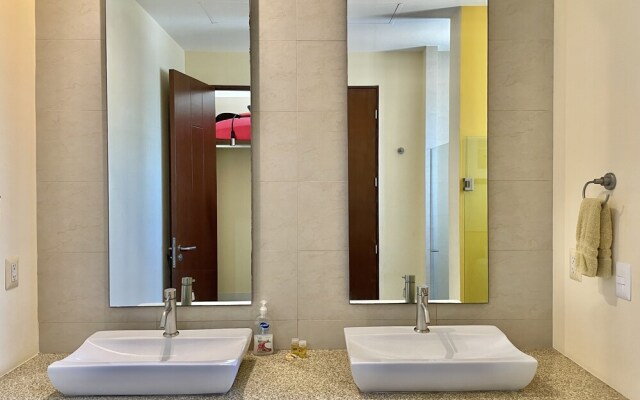 Gavias Grand Ocean Front