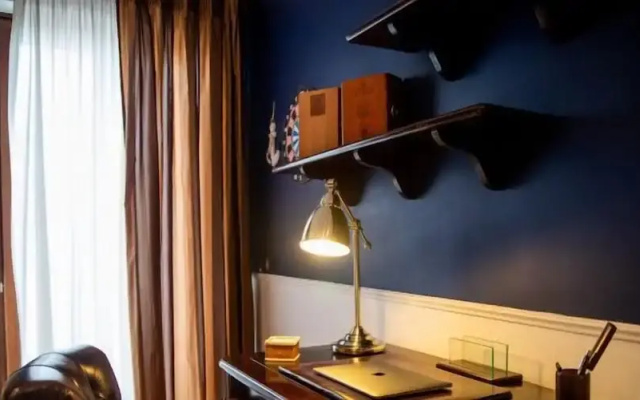 Navy Apartment by Wonderful Italy