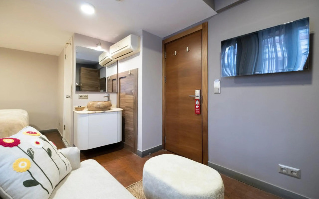 The Pera Hotel