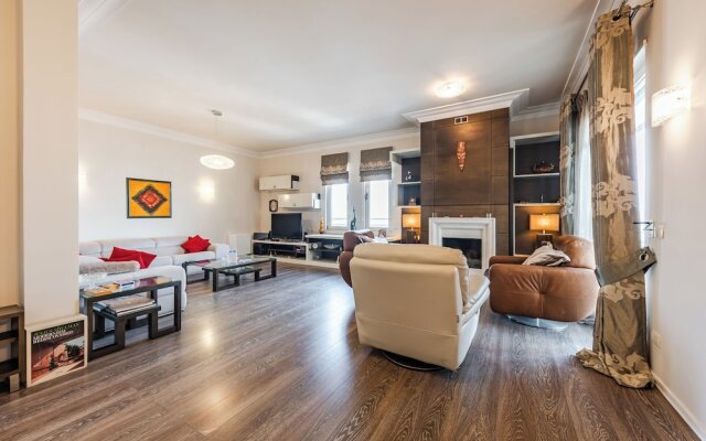 The Grand Luxurious Duplex