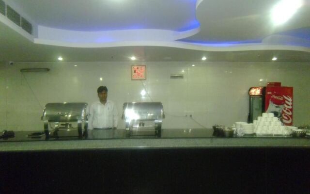 Hotel Breeze Inn