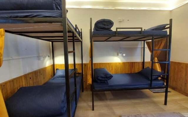 The Lost Hostels-Bir - Landing Site
