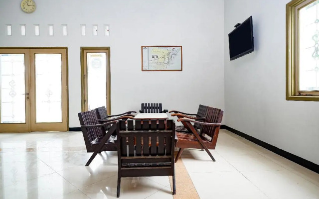Super OYO 2436 Hotel Kencana