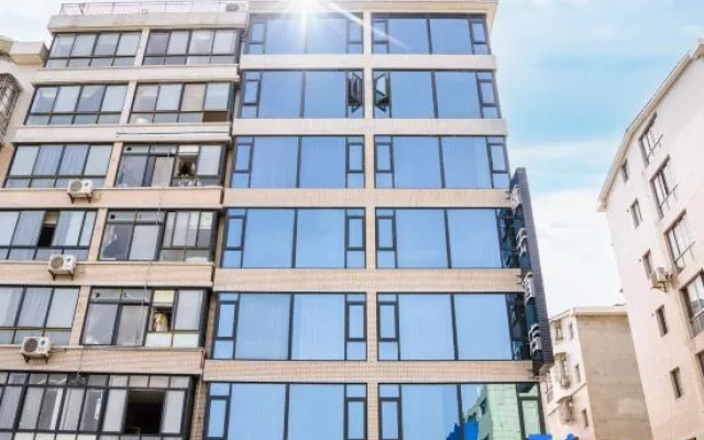 Mianyang Orange Cinema-style smart hotel
