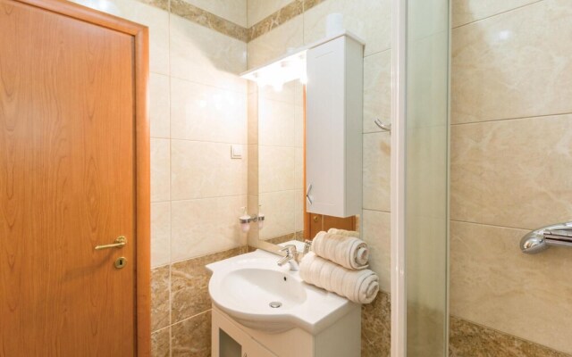 Amazing Home in Tucepi With Wifi and 4 Bedrooms