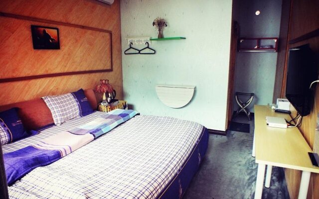 V Hostel