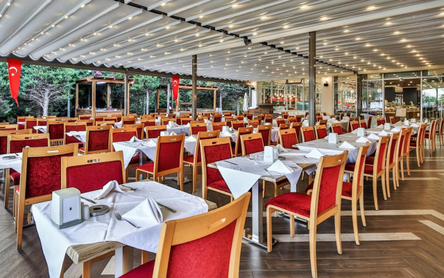 Saturn Palace Resort