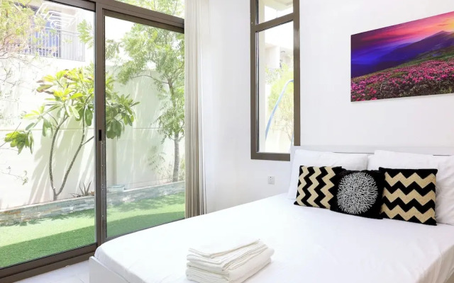Luxury 4B and maid's with private garden