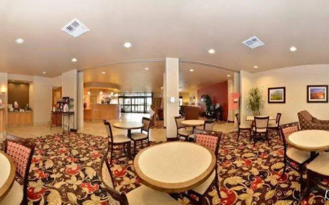 Comfort Suites Helena Airport