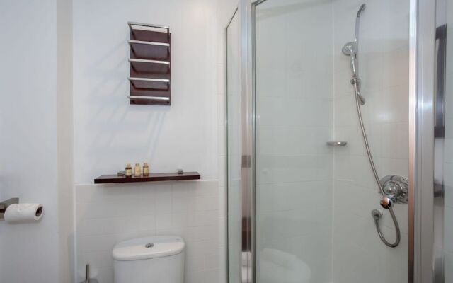 Lakeside view - Manchester townhouse