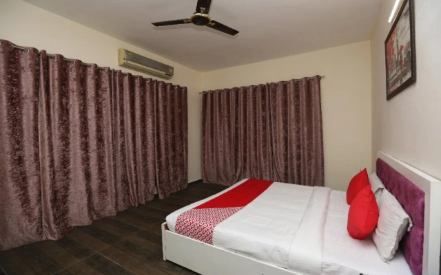 OYO 17007 Rising Inn