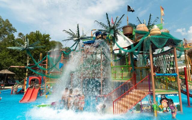Aqualand Resort
