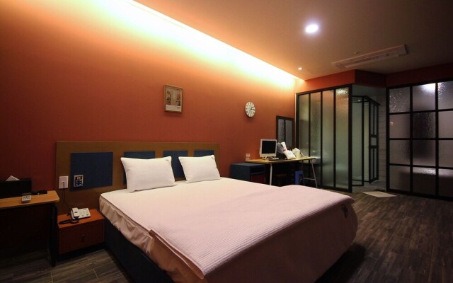 Changwon Masan IVE Hotel