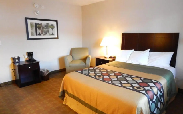 Super 8 White River Junction