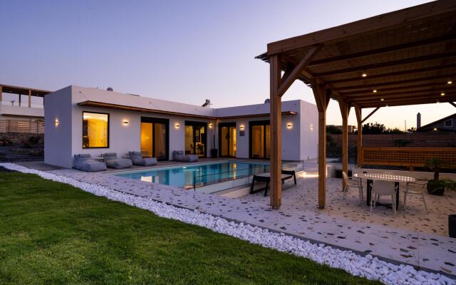 Sardines Luxury Villa 2