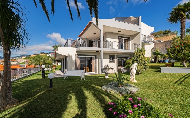 Fabulous Villa In Funchal, Panoramic Sea-View, Heated Pool Belair