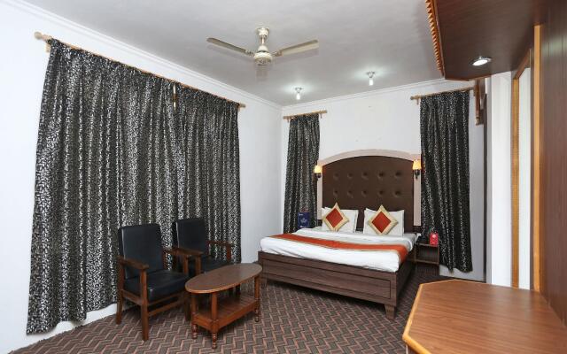 OYO 4487 Hotel Al Azra
