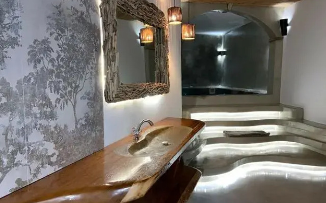 Villa Oggi With Jacuzzi and Pool