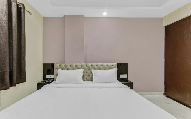 Collection O 85387 Holidays Inn