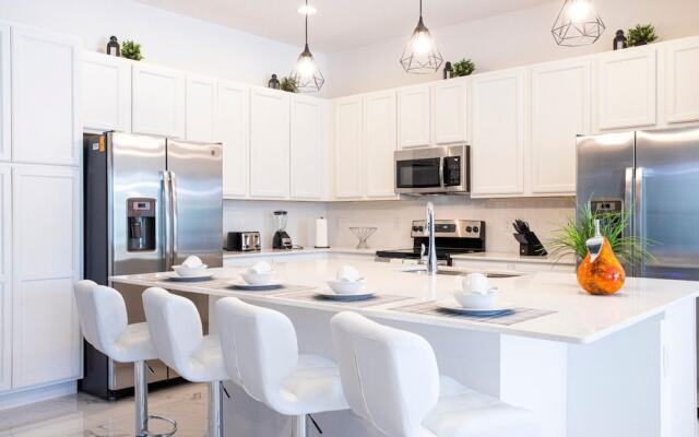 Gorgeous Family Home Sleeps 28 Blv103