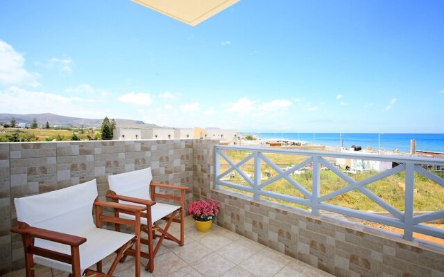 Theodosia apt Swim sunbathe beachfront