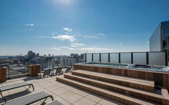 Modern 2BR in Old Montreal by Sonder