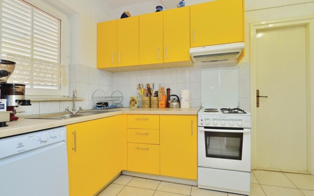 Beautiful Home in Seline With Sauna, Wifi and 7 Bedrooms