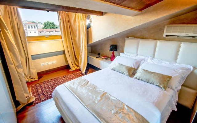 Opera Luxury Apartment