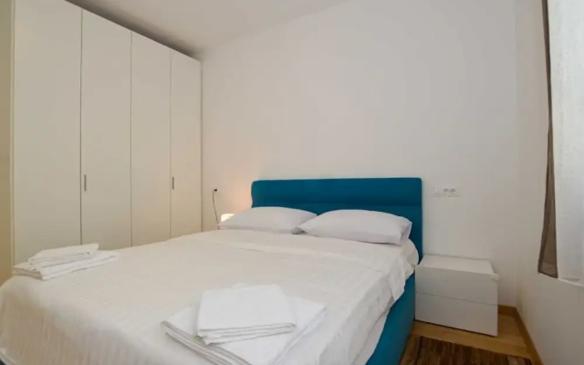 Family Friendly Spacious Apartment With Garden and Terrace