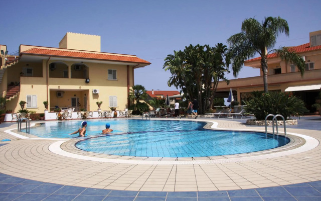 Hotel Damanse