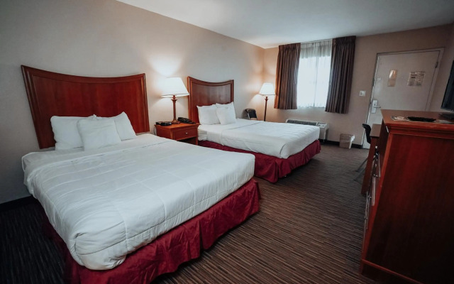 Lamplighter Inn & Suites - North