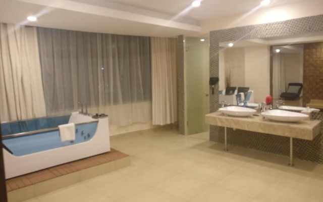 Prideinn Azure Hotel Nairobi - 4
