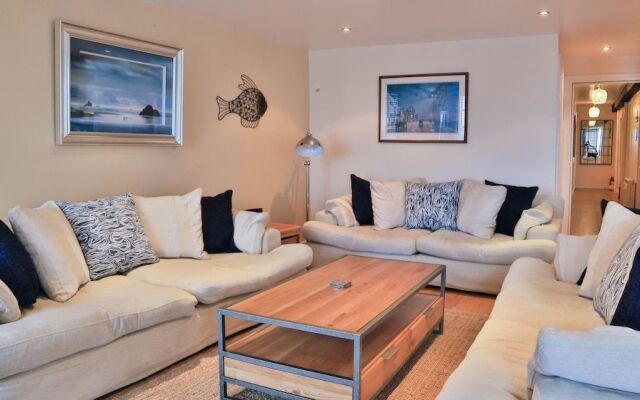 Harbourside Apartment