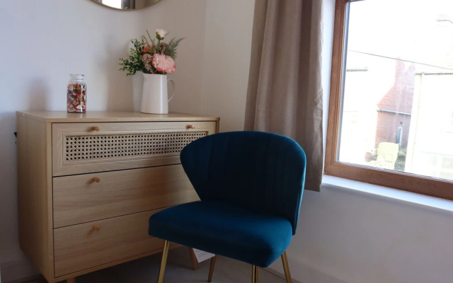 Sheffield 4-bedroom house free parking