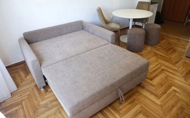 Serene & Stylish apt by GHH