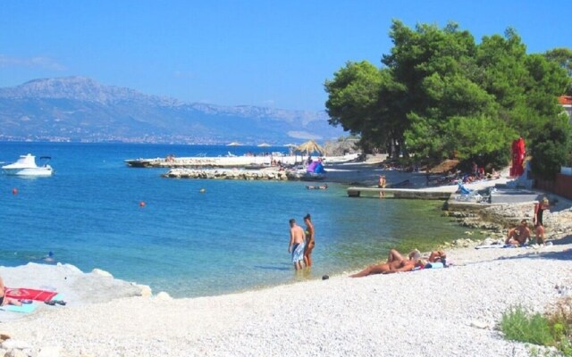 Bela1 - Close to the Beach - A1