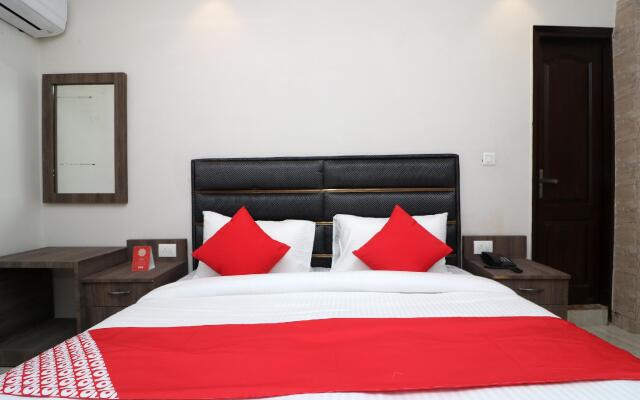 OYO Flagship 42382 Hotel Lakshmi Narayana Salem New Bus Stand