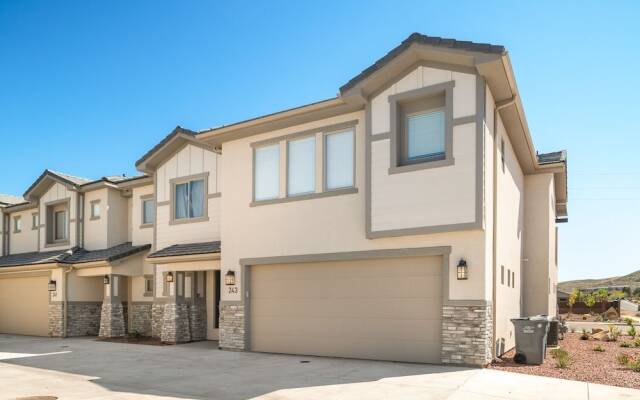Zion's Paradise 6 Bedroom Townhouse
