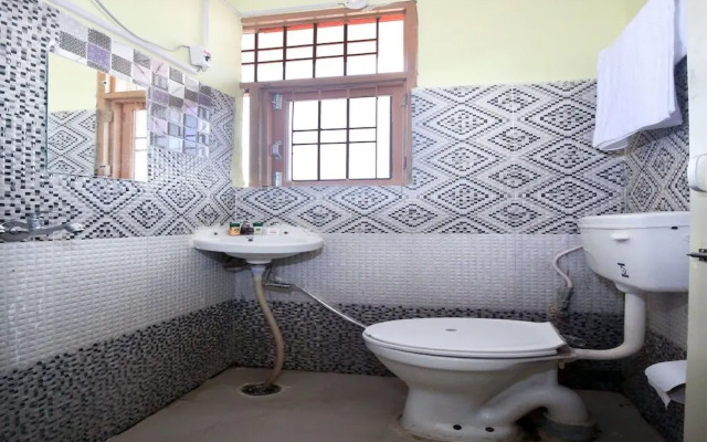 Hotel Comfort by OYO Rooms