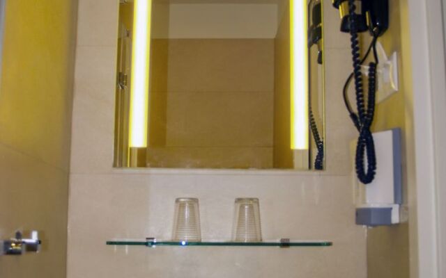 Világos Hotel Balatonvilágos