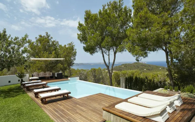 Luxury Villa With sea and Sunsets Views