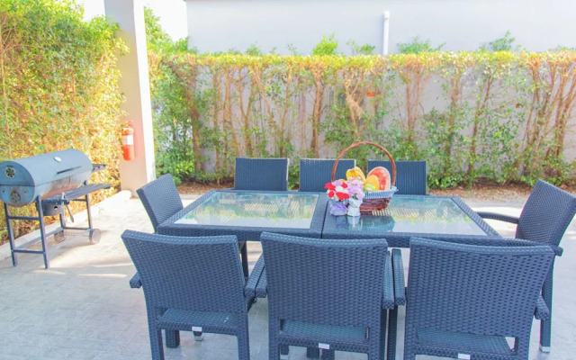 Alhambra Pool Villas & Pool Access Rooms