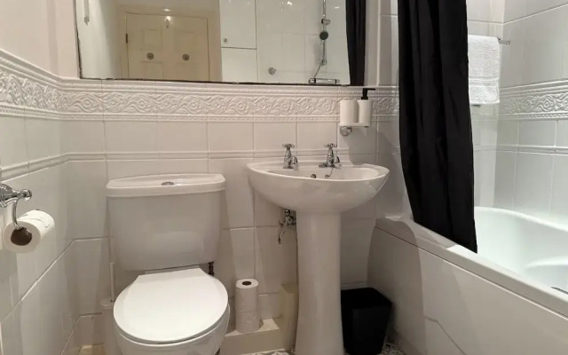 Coventry - 3 Beds - Pet Friendly - Free Parking