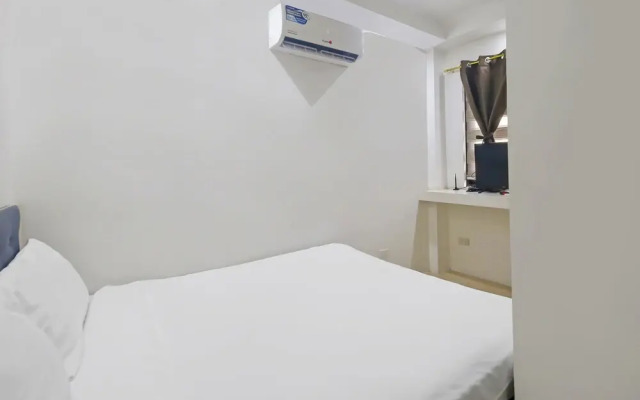 OYO 896 Silverio Suites